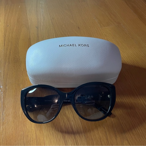 Michael Kors sunglasses!!! - Picture 1 of 7